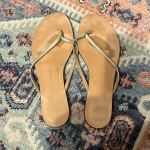 Size 10 Banana Republic leather flip flop